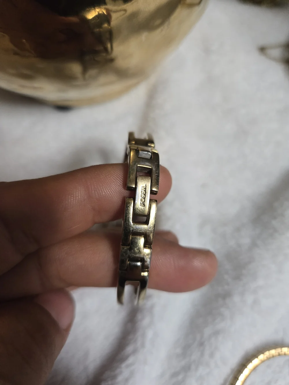 Fossil Women's Gold Tone Slim Bangle Watch with White Dial